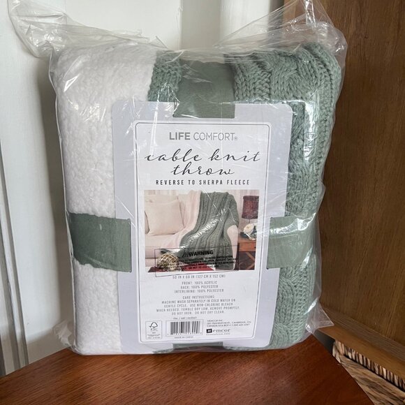 NWT Life Comfort Cable Knit Throw Blanket Green 50 in x 60 in - Picture 2 of 6